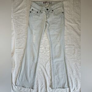 Vintage hydraulic sz 3/4 light wash distressed flare jeans